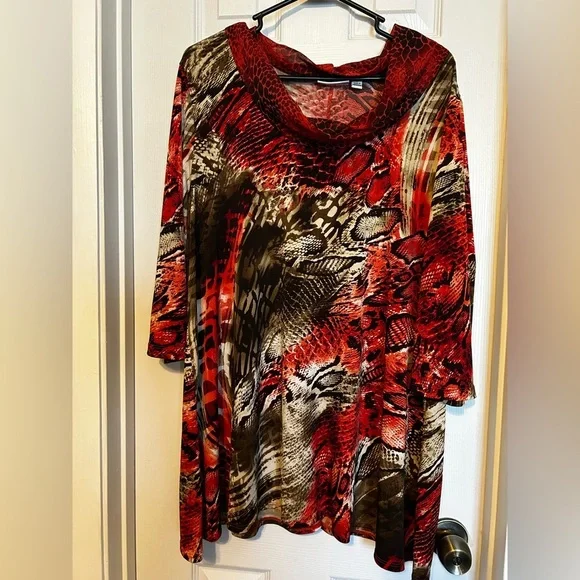 NWOT Susan Graver Red Animal Print Cowl Neck Tunic Top 1X - Picture 2 of 7